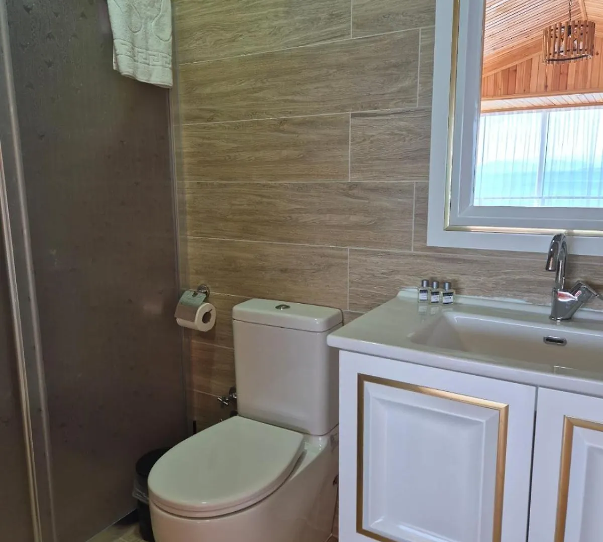 Pembe Koesk Otel Akçay